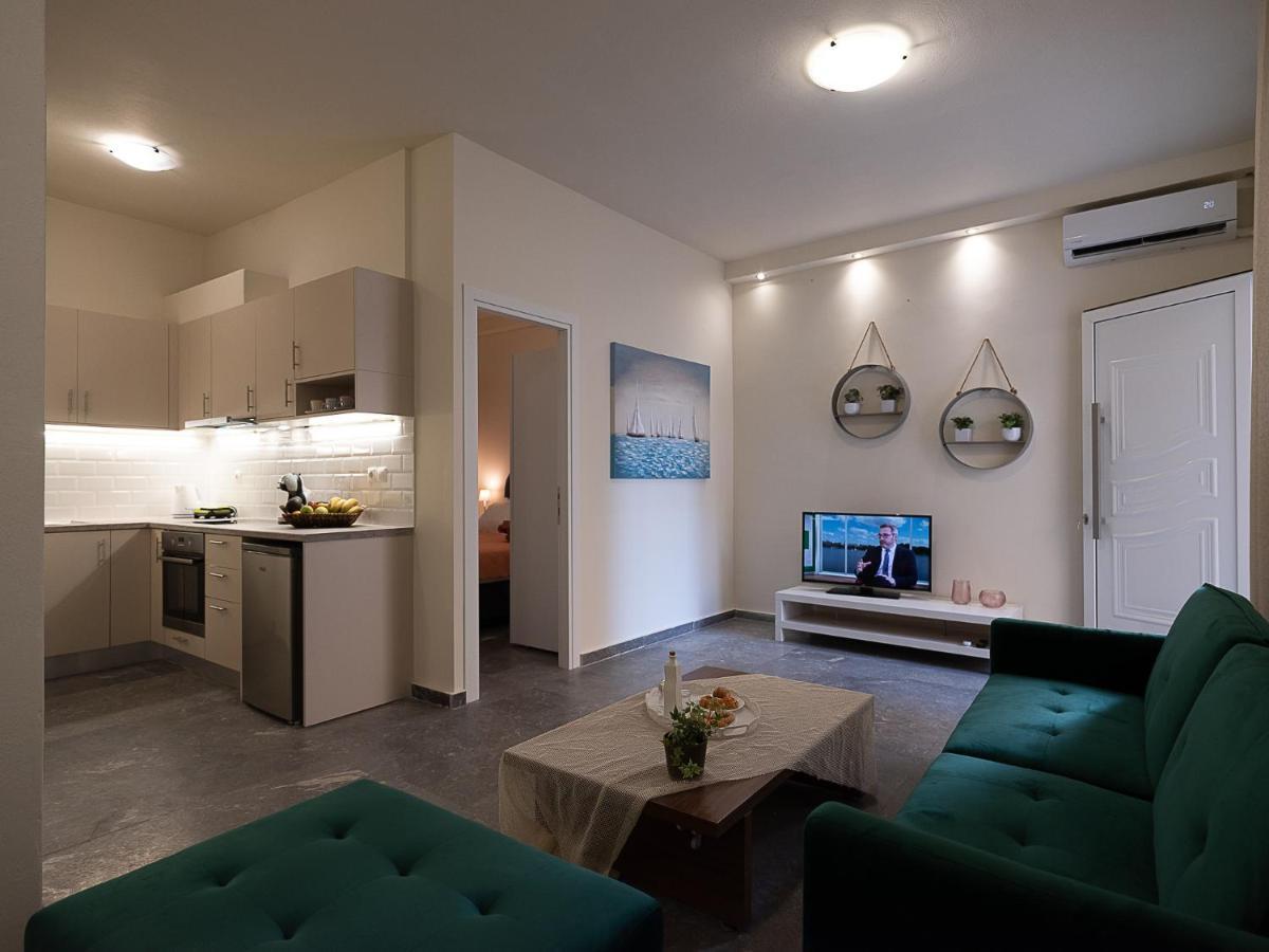 Luxury Apts Heraklion Center Bagian luar foto