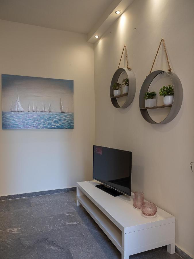 Luxury Apts Heraklion Center Bagian luar foto